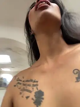 Snapshot of Tashi7 chatting on February 2026 01:45:02 PM Tashi7 online show from February 2026 01:45:02 PM