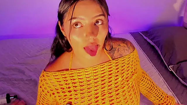 Snapshot of NinaAngel6 chatting on May 2026 04:42:01 AM NinaAngel6 online show from May 2026 04:42:01 AM