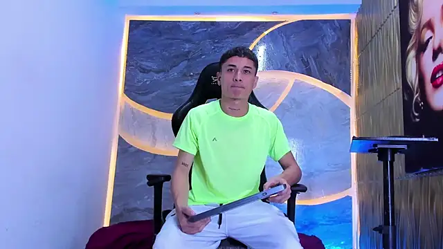 Matheus Ic  online show from February 2026 07:56:01 PM