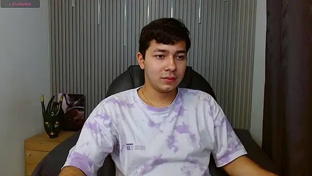 Julian Smith21 online show from April 2026 12:22:01 AM