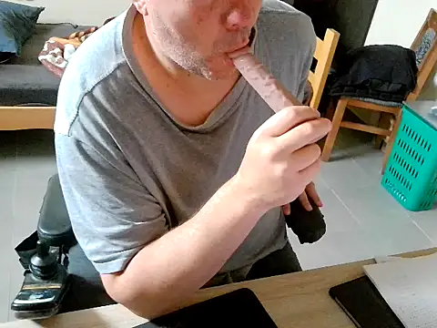 pozitiva000 online show from April 2026 07:36:02 AM