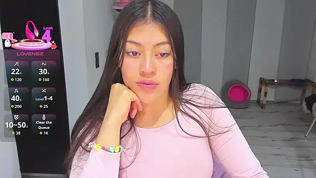 LovelyLoren333 online show from February 2026 11:38:01 PM