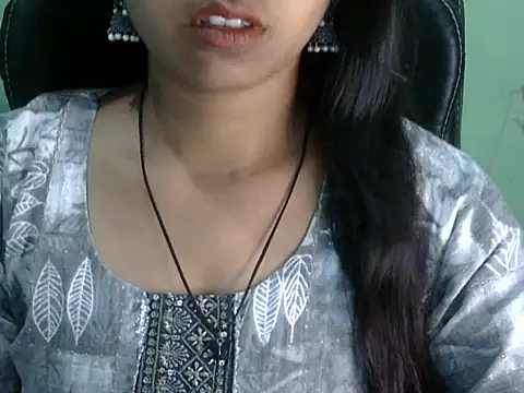 cute momo love online show from April 2026 06:06:01 AM