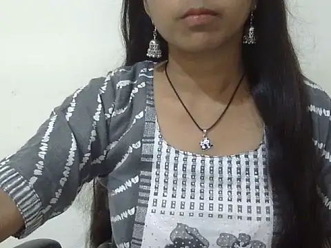 Snapshot of cute_momo_love chatting on June 2026 05:39:01 AM cute momo love online show from June 2026 05:39:01 AM