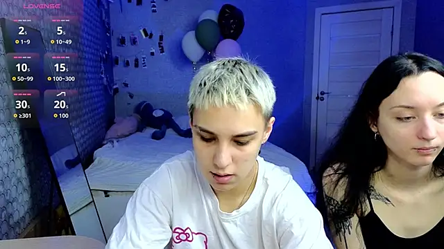 LuxuryLoverss online show from April 2026 11:15:01 AM