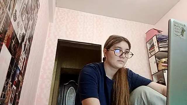 Snapshot of JanineThielman chatting on July 2026 06:09:01 AM JanineThielman online show from July 2026 06:09:01 AM