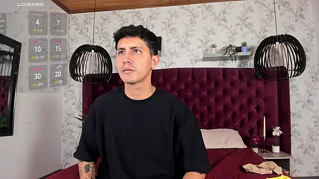 Snapshot of kamal_wolff chatting on March 2026 12:11:01 PM kamal wolff online show from March 2026 12:11:01 PM