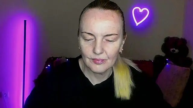 Snapshot of Bella_soulmate chatting on May 2026 05:46:02 AM Bella soulmate online show from May 2026 05:46:02 AM