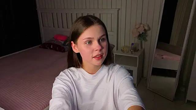 EarthaLevra online show from March 2026 07:35:01 PM