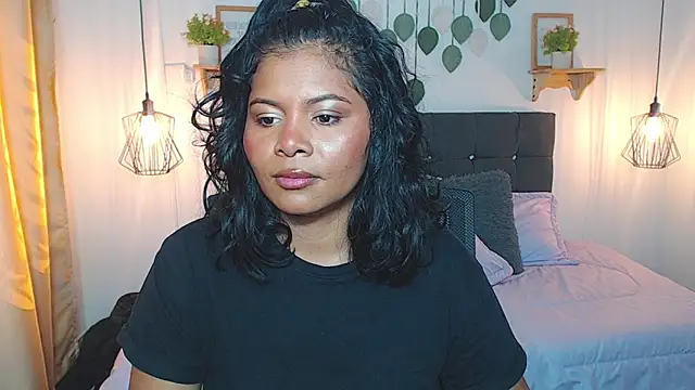 Snapshot of Emma_hassani chatting on March 2026 02:34:01 PM Emma hassani online show from March 2026 02:34:01 PM