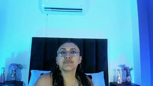 scarlet  ray  online show from April 2026 11:04:02 AM