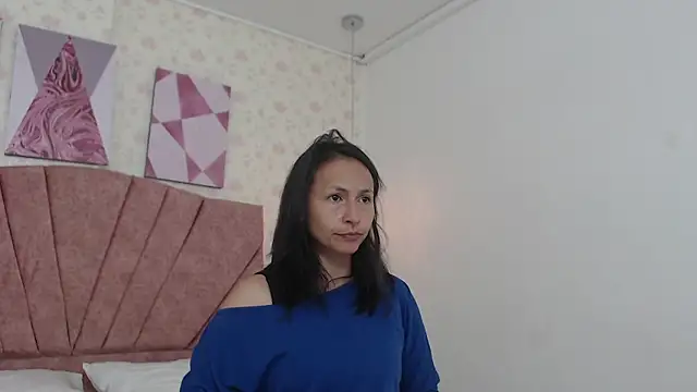 Snapshot of Nina_Moom chatting on February 2026 02:15:02 PM Nina Moom online show from February 2026 02:15:02 PM