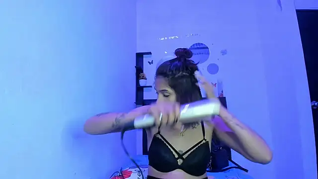 Snapshot of sapphire_brown20 chatting on June 2026 10:25:01 PM sapphire brown20 online show from June 2026 10:25:01 PM