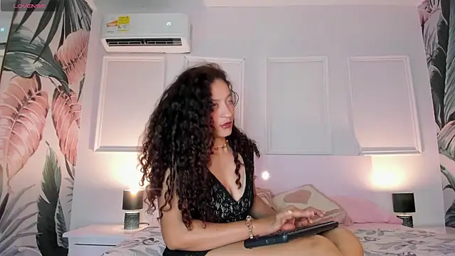 JeiLovee online show from April 2026 11:26:01 AM