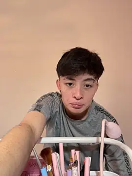 Tomnico 19 online show from April 2026 05:54:01 PM