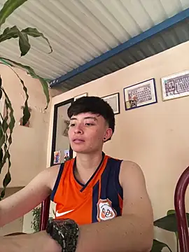 Tomnico 19 online show from April 2026 06:56:01 PM