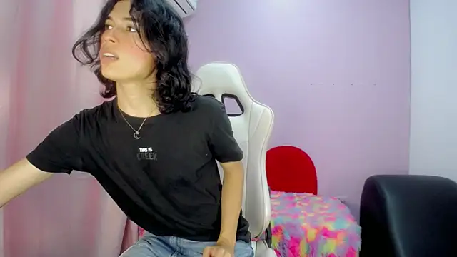 Snapshot of Larry_craft chatting on February 2026 08:10:01 PM Larry craft online show from February 2026 08:10:01 PM