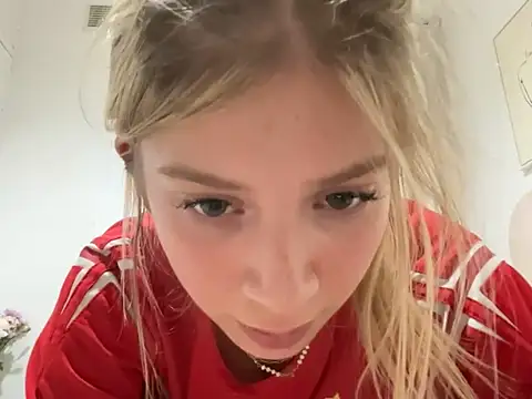 Snapshot of maisco19 chatting on June 2026 11:46:02 PM maisco19 online show from June 2026 11:46:02 PM