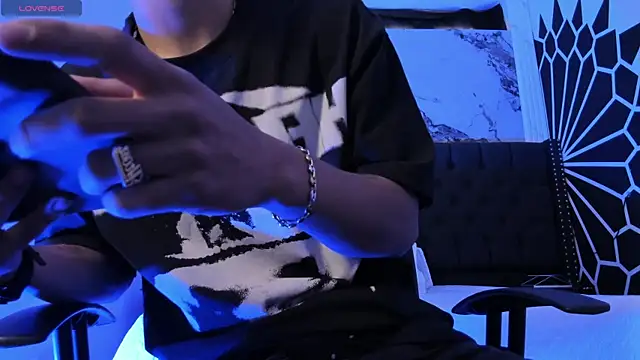 Snapshot of DylanRoyce_ chatting on February 2026 12:39:02 PM DylanRoyce online show from February 2026 12:39:02 PM