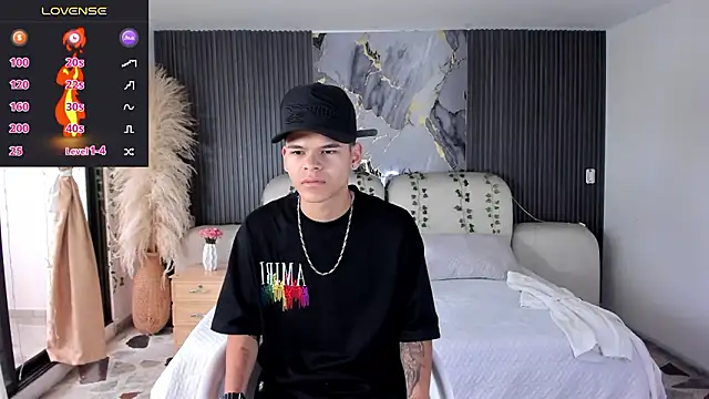 DylanRoyce  online show from March 2026 12:30:02 PM