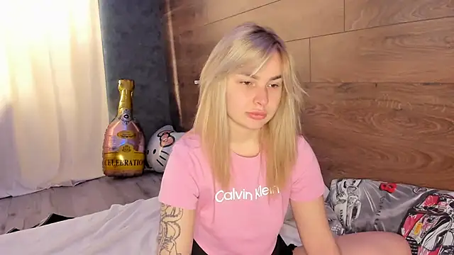 AmmyLuu online show from March 2026 12:42:01 PM