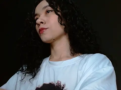 helena hadler online show from April 2026 12:46:02 AM