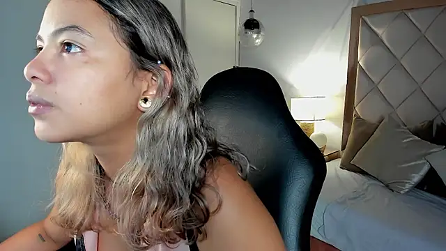 Snapshot of dulce_lyraa1 chatting on July 2026 04:59:02 AM dulce lyraa1 online show from July 2026 04:59:02 AM