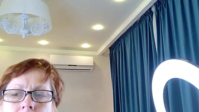 Snapshot of LioraWeiss chatting on March 2026 06:59:01 AM LioraWeiss online show from March 2026 06:59:01 AM