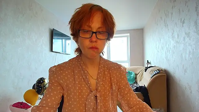 LioraWeiss online show from May 2026 09:28:02 AM