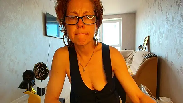 LioraWeiss online show from May 2026 06:52:02 AM