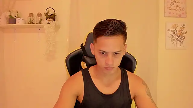 Snapshot of sexy_andres01 chatting on April 2026 02:00:02 PM sexy andres01 online show from April 2026 02:00:02 PM