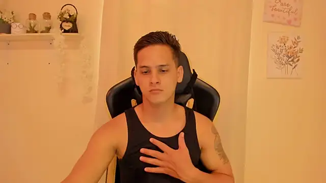 Snapshot of sexy_andres01 chatting on May 2026 04:34:01 PM sexy andres01 online show from May 2026 04:34:01 PM