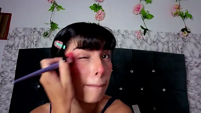 cutninasky online show from March 2026 04:40:01 AM