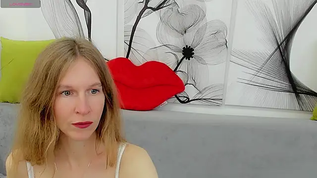 Mira XOo online show from April 2026 02:00:02 PM