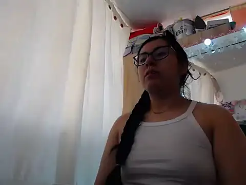 Snapshot of Marian_ballesteros chatting on April 2026 01:20:01 PM Marian ballesteros online show from April 2026 01:20:01 PM