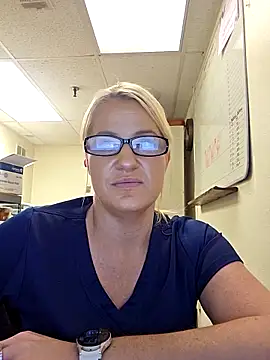 Snapshot of LadyB07 chatting on May 2026 04:12:02 PM LadyB07 online show from May 2026 04:12:02 PM