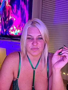 Snapshot of LadyB07 chatting on June 2026 02:00:01 AM LadyB07 online show from June 2026 02:00:01 AM