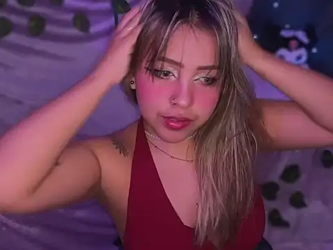 Moon Velvet  online show from February 2026 07:12:01 PM