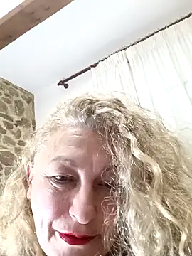 Snapshot of Luccia56 chatting on February 2026 01:37:02 AM Luccia56 online show from February 2026 01:37:02 AM