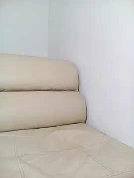 Snapshot of TinnaPeyton chatting on March 2026 07:43:02 PM TinnaPeyton online show from March 2026 07:43:02 PM