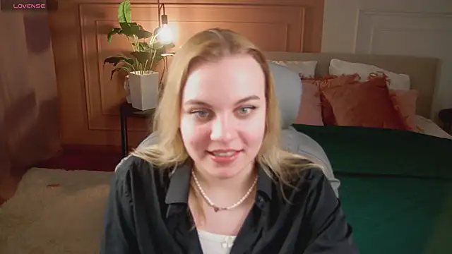 Glow Margo online show from April 2026 01:09:02 AM