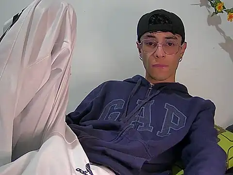 Snapshot of militoveruss2 chatting on March 2026 10:44:01 AM militoveruss2 online show from March 2026 10:44:01 AM