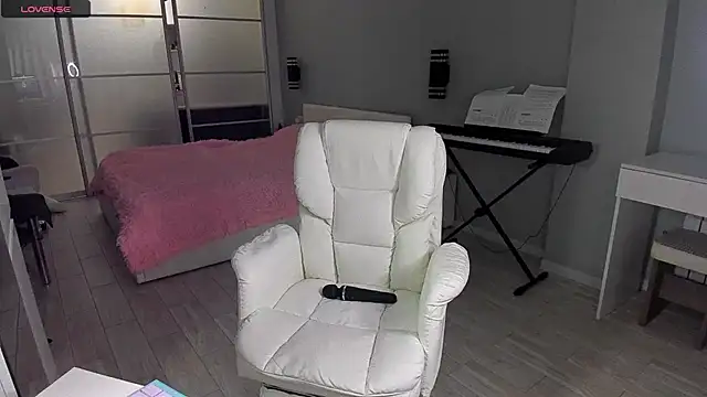 Snapshot of SofieLund chatting on March 2026 04:18:01 PM SofieLund online show from March 2026 04:18:01 PM
