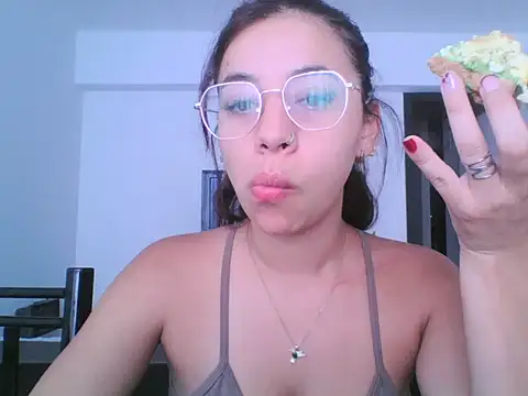 Snapshot of Nanuchis chatting on February 2026 12:38:01 PM Nanuchis online show from February 2026 12:38:01 PM