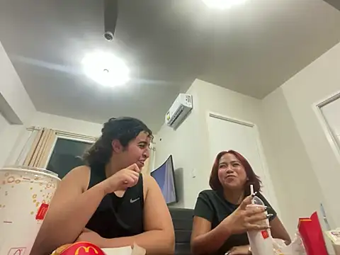 yassiestar online show from April 2026 03:50:02 PM