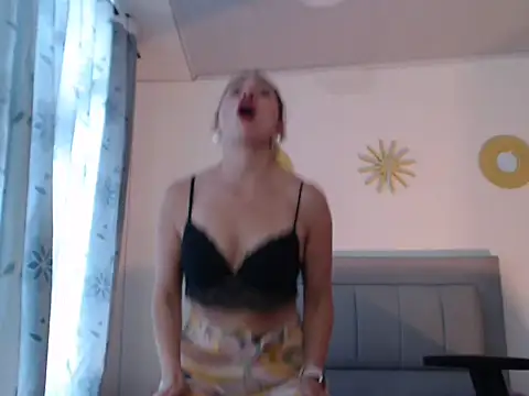 Julietaamado online show from April 2026 05:24:02 PM