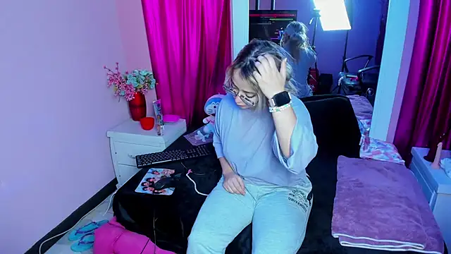 Snapshot of Maky_Coss chatting on March 2026 01:17:02 PM Maky Coss online show from March 2026 01:17:02 PM