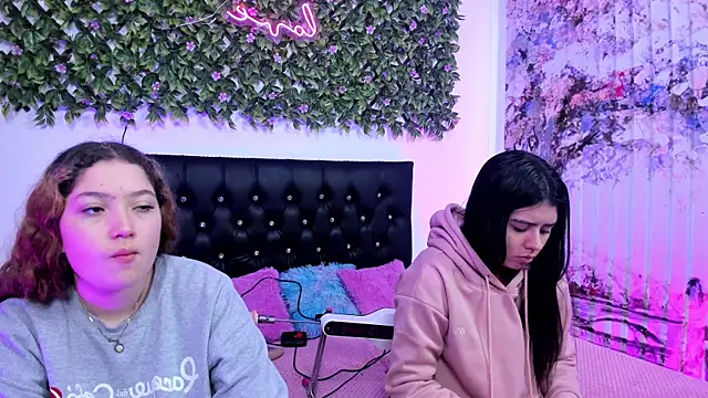 valeria and zoe online show from June 2026 02:12:01 PM