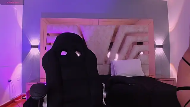 AgathaUwuDoll online show from March 2026 04:05:01 AM