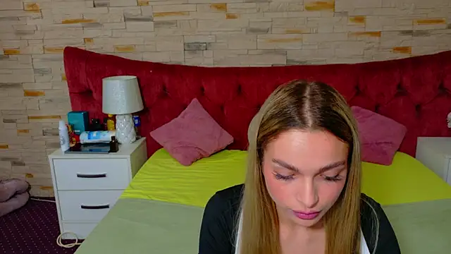 LannaSkyy online show from March 2026 08:03:01 PM